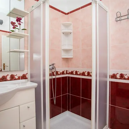 Carla With Private Pool & Kids Playground - Pet Friendly