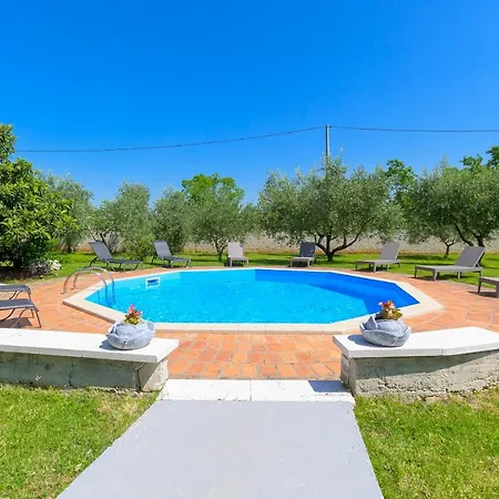 Villa Carla With Private Pool & Kids Playground - Pet Friendly *