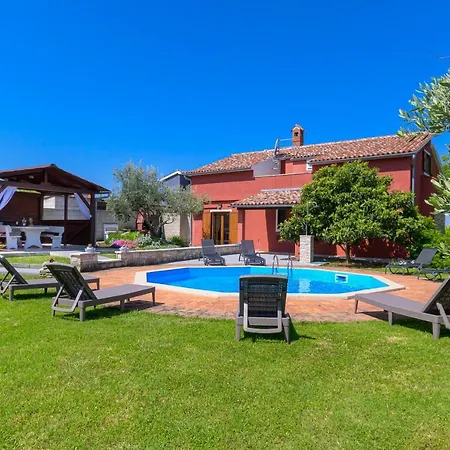 Carla With Private Pool & Kids Playground - Pet Friendly Villa *