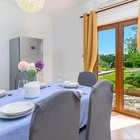 Villa Carla With Private Pool & Kids Playground - Pet Friendly